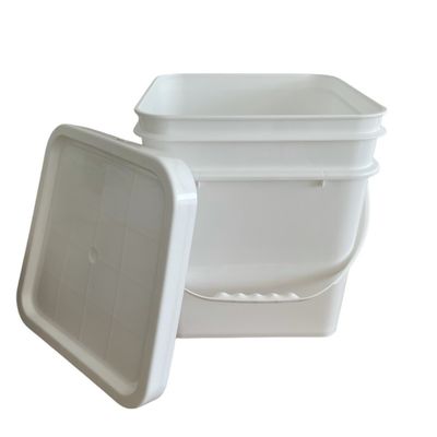 Material de PP/HDPE personalizado de fácil apertura, cubo de plástico cuadrado de 5 galones y 6 galones con mango