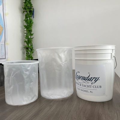 Cubo de plástico redondo versátil para diversas condiciones de trabajo personalizable y duradero