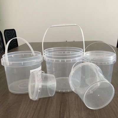 Personalizar 1L 2L 3L 4L 5L baldes redondos de plástico con tapas y asas para almacenamiento de alimentos