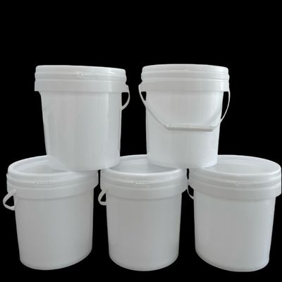 Almacenamiento seguro de alimentos para mascotas 2 galones 8L cubo de plástico blanco con tapa y sello a prueba de alteraciones