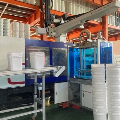Un cubo de plástico de 1 galón de grado alimenticio más fuerte y conveniente para almacenar leche