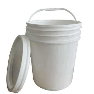 Convenientes cubos de pintura de plástico de 20L con diseño fácil de abrir y asas fuertes