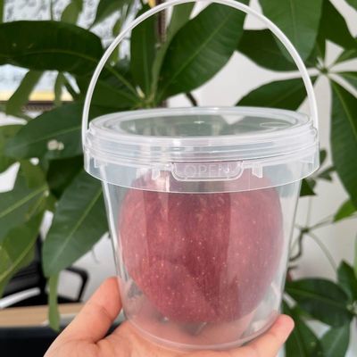 Personalice su cubo de plástico con tapa y mango