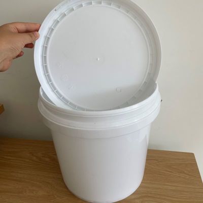 Herramienta personalizada 2L 5L 8L 10L 20L 25L 5 galones de plástico cubo con tapa y mango duradero