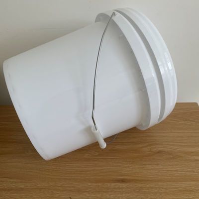Herramienta personalizada 2L 5L 8L 10L 20L 25L 5 galones de plástico cubo con tapa y mango duradero