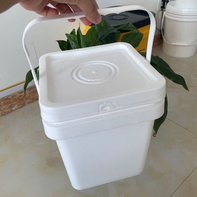 Cubo de plástico blanco cuadrado de espesor de 1,0-2,5 mm diseñado para aplicaciones industriales
