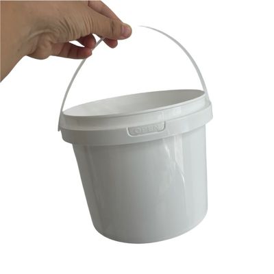 Personaliza un cubo pequeño de plástico blanco con tapa 1L 2L 3L 4L 5L y muestra gratuita incluida