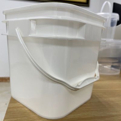 Accesorios cubos tapas y manijas para cubos rectangulares de plástico 3L 5L 20L
