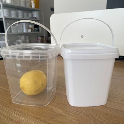 Mantenga sus herramientas cuidadosamente almacenadas con este cubo de plástico transparente y tapa sellada