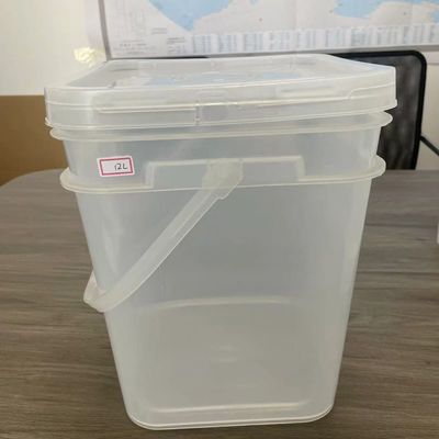 Cubo de plástico de 8L con cubierta