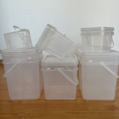 Cubo de almacenamiento de semillas cuadrado con diseño transparente y manija de tapa conveniente