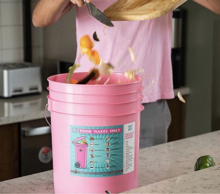 Contenedor de compostaje blanco de 20 litros con cubo de plástico y tapa industrial