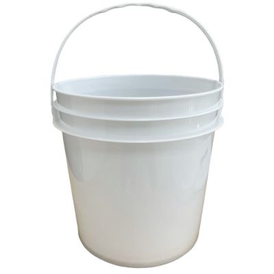 Un balde y un cubo de plástico son la solución perfecta para el embalaje de productos diarios