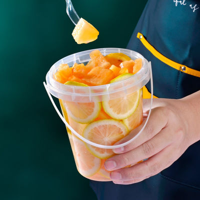 Suministro de cubos industriales de 500 ml de plástico blanco o transparente con tapa y mango