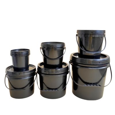 Contenedor de pintura de plástico negro aprobado para bebidas con tapa