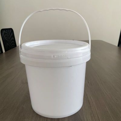 Bote de plástico de colores con impresión IML y certificación GAP/ISO/FDA