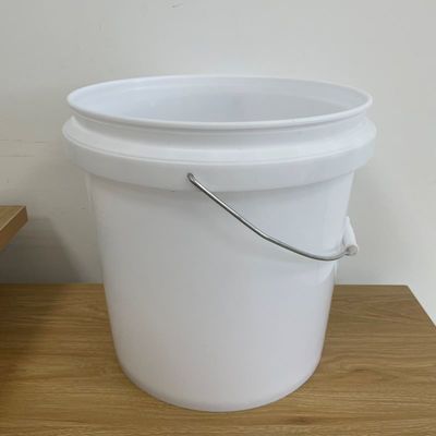 Cubo de plástico de 15L 16L 18L con tapa hermética Cubo blanco de 1,0 a 2,5 mm de espesor