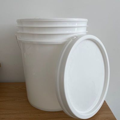 1-5 galones de cubo redondo de plástico con tapa El accesorio perfecto para beber