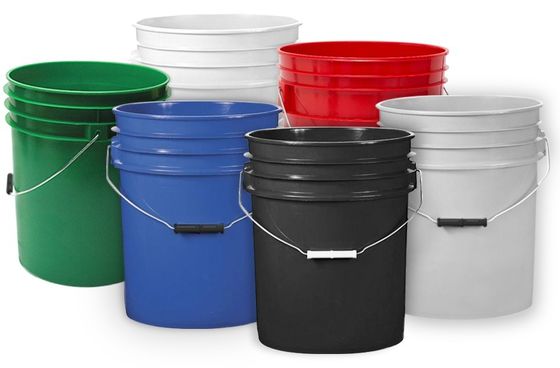 Bucket de plástico de tapa fácil de abrir y cerrar en tamaños 3L-25L para aplicaciones personalizadas